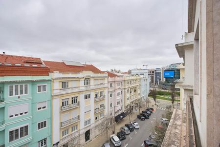 Rua Fialho de Almeida, Lisbon, Lisbon 1070 - Photo 2