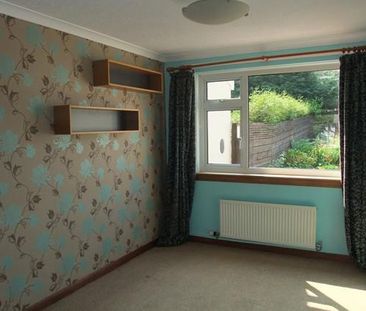 3 bedroom flat to rent - Photo 2