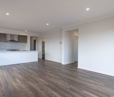 Stunning Family Home in Manor Lakes - 25 Kutjera Street - Photo 1