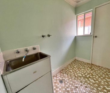 LOW MAINTENANCE 2 BEDROOM UNIT - Photo 6