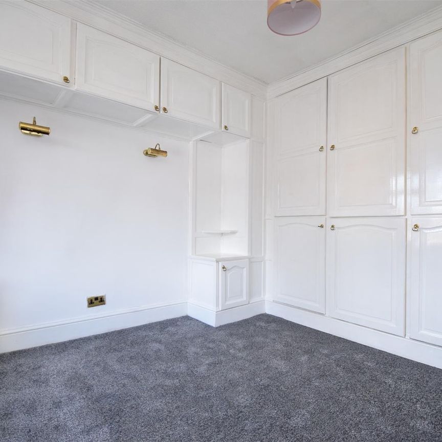 Warren Avenue, Wakefield - Photo 1