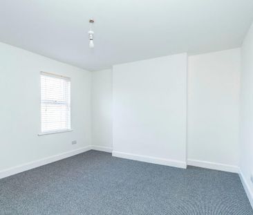 3 bedroom flat to rent - Photo 6