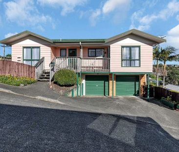 Sunny and warm three bedroom house in Onerahi - Photo 2