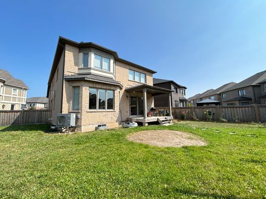 For Lease - 131 Beaveridge Avenue, Oakville, Ontario - Photo 1