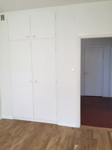 2:A UTHYRES I HÄGERSTEN - Foto 2