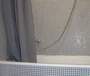 Zařízený pokoj k pronájmu v Praze 6 nedaleko metra Malostranská - Photo 6