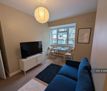 2 bedroom maisonette to rent - Photo 2