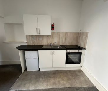 1 bed flat to rent in Flat 3, 20 Youngs Park Road, Paignton, TQ4 6BU - Photo 2