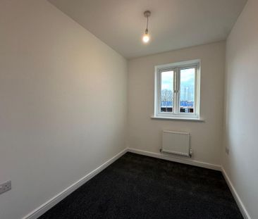 3 bedroom semi-detached house to rent - Photo 3