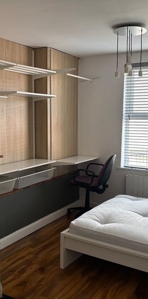 Studio Flat, West Bridgford, NG2 - Photo 1