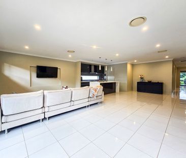 Spacious Family Home in a Prime Oran Park Location - Photo 2