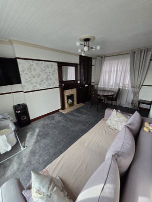 BRIERLEY HILL, PENSNETT, Tiled House Lane - Photo 1