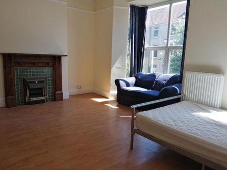 4 bedroom maisonette to rent - Photo 5