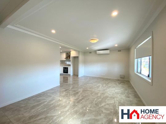 3 BEDROOM FAMILY HOME - Photo 1