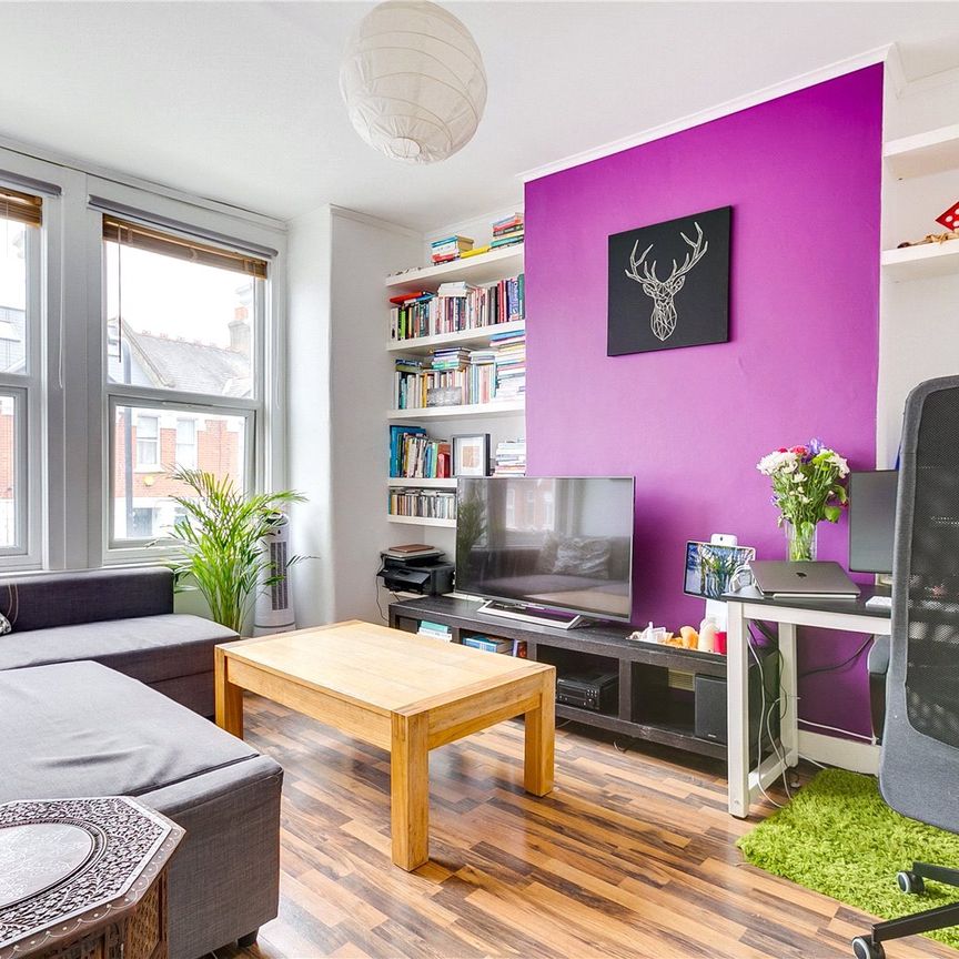 Berrymead Gardens, London, W3, London - Photo 1