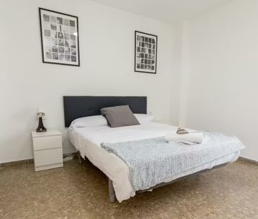 Calle Fernández Alarcón, Málaga, Andalusia 29007 - Photo 6