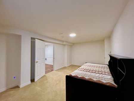 For Lease - 1450 Greenbriar Drive, Oakville, Ontario - Photo 2