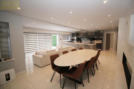 4 bedroom detached house to rent - Photo 2