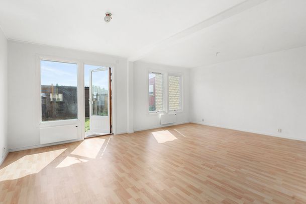 Östastigen, Södertälje - Photo 1