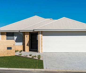 4 Mast Close, Dudley Park WA 6210 - House For Rent | Domain - Photo 2