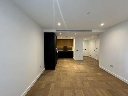 1 bedroom in London - Photo 2