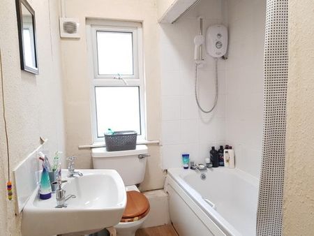 Fishpond Drive, The Park, NG7, Property for rent - Photo 2