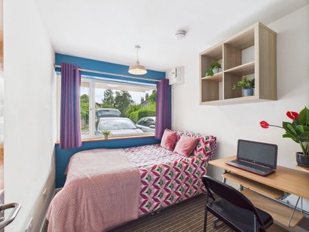 5 bedroom terraced house to rent - Photo 4