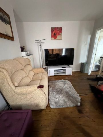 Room in a Shared House, Meyrick Avenue, LU1 - Photo 3
