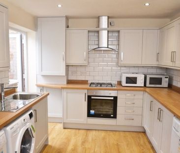 6 Bed Semi-Detached House, Chervil Close, M14 - Photo 5