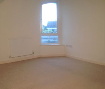 Two Double Bedroom Flat to Let in Taunton - Photo 5