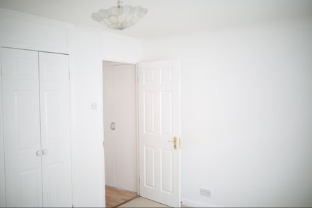 1 Bed Flat, Windlesham Gardens, BN1 - Photo 4