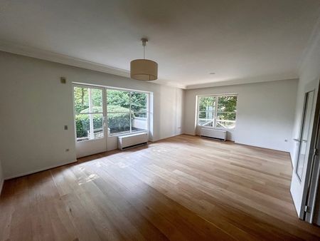 Verhuur appartement 2 kamers, 94m² - Photo 2