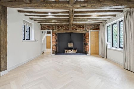 4 bedroom detached house to rent - Photo 2