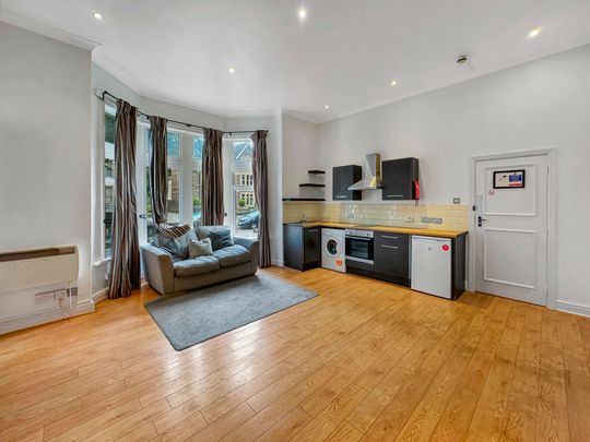Front Room (Picasso), Flat 2, 55/57 Cathedral Road, Cardiff CF11 9HD - Photo 1