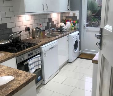 Room in a Shared House, Valley Road, SW16 - Photo 4