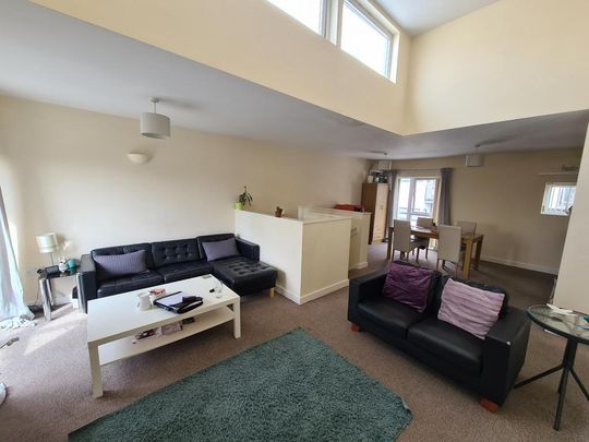 4 bedroom townhouse to rent - Photo 1