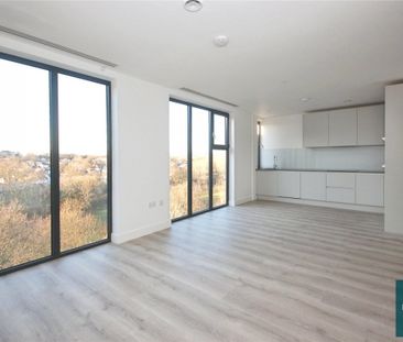 Wickliffe Avenue, N3, London - Photo 3