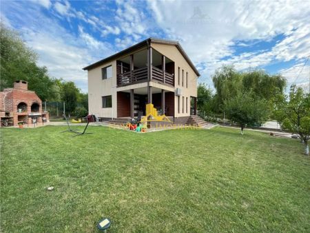 NOVISIMO-IMOBILIARE: VILA IN ZONA CHITORANI - Fotografie 2