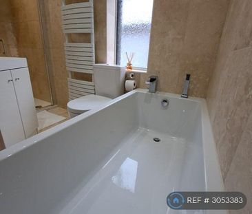3 bedroom semi-detached house to rent - Photo 6