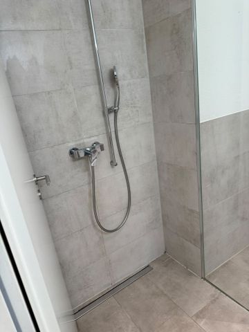 Moderne 1.5-Zimmer-Wohnung mit Balkon in Baden-Dättwil - Photo 5