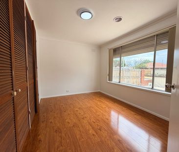 Family home in Dandenong North - Photo 5