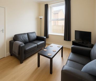 4 bedroom terraced house to rent - Photo 1