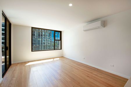 Stylish 2 Bedroom Apartment in Dickson Centre - Photo 2