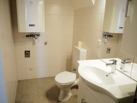 Elegante Loft-Wohnung mit Stuckdecken & Intarsientüren - Photo 5