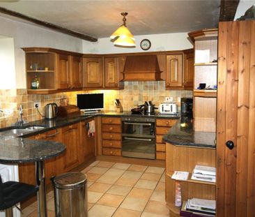 4 bedroom detached house to rent - Photo 3