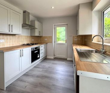 Blackberry Lane, Four Marks, Alton, Hampshire, GU34 - Photo 6