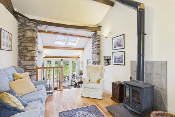 2 bedroom barn conversion to rent - Photo 1