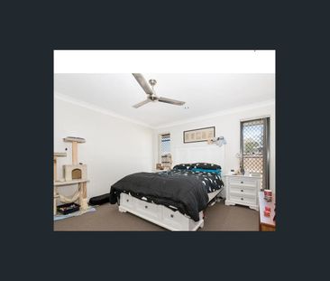 Perfectly Positioned Family Home in the Heart of Yarrabilba - Photo 4