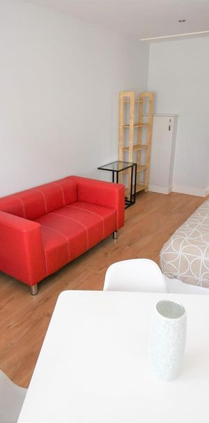 Flat 4, Woodside, Bournemouth, BH1 - Photo 1