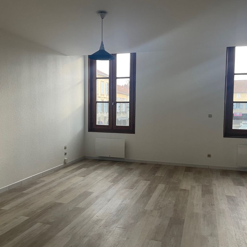 Location Appartement 3 pièces 104m² MARCIAC 32230 - Photo 1